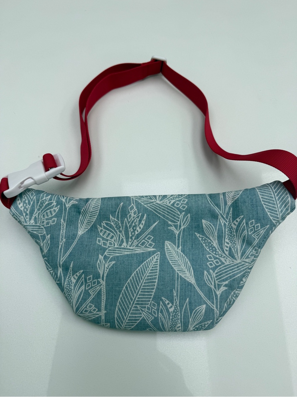 New Jana Lam Hawaii Fanny Pack - Blue Leaf Print - Picture 5 of 11